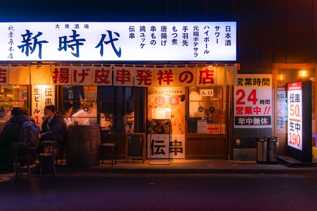 LABUBU mini版来了！泡泡玛特还能涨吗？